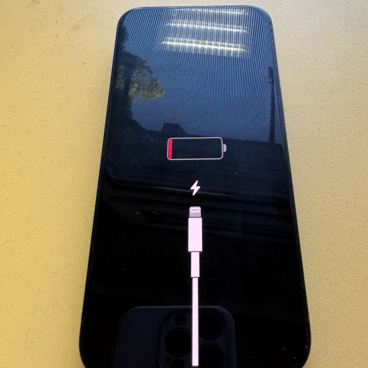 Не заряжается